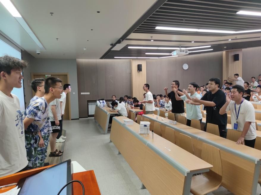 面向本科新生开展沉浸式形势与政策课新葡京娱乐城计算机科学与技术学院(图2)